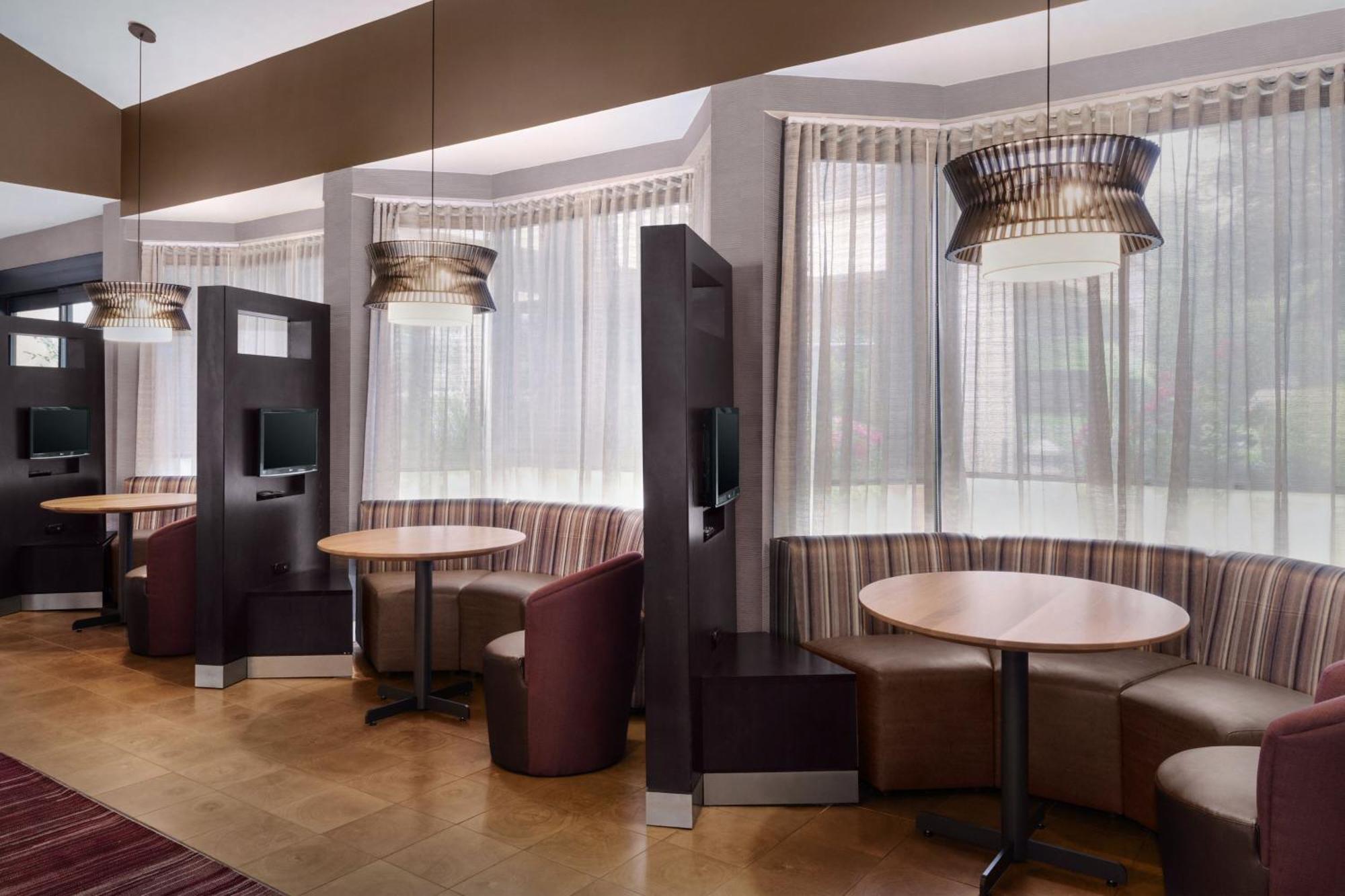 โซเนสตา ซีเลกต์ มาห์วาห์ Hotel ภายนอก รูปภาพ
