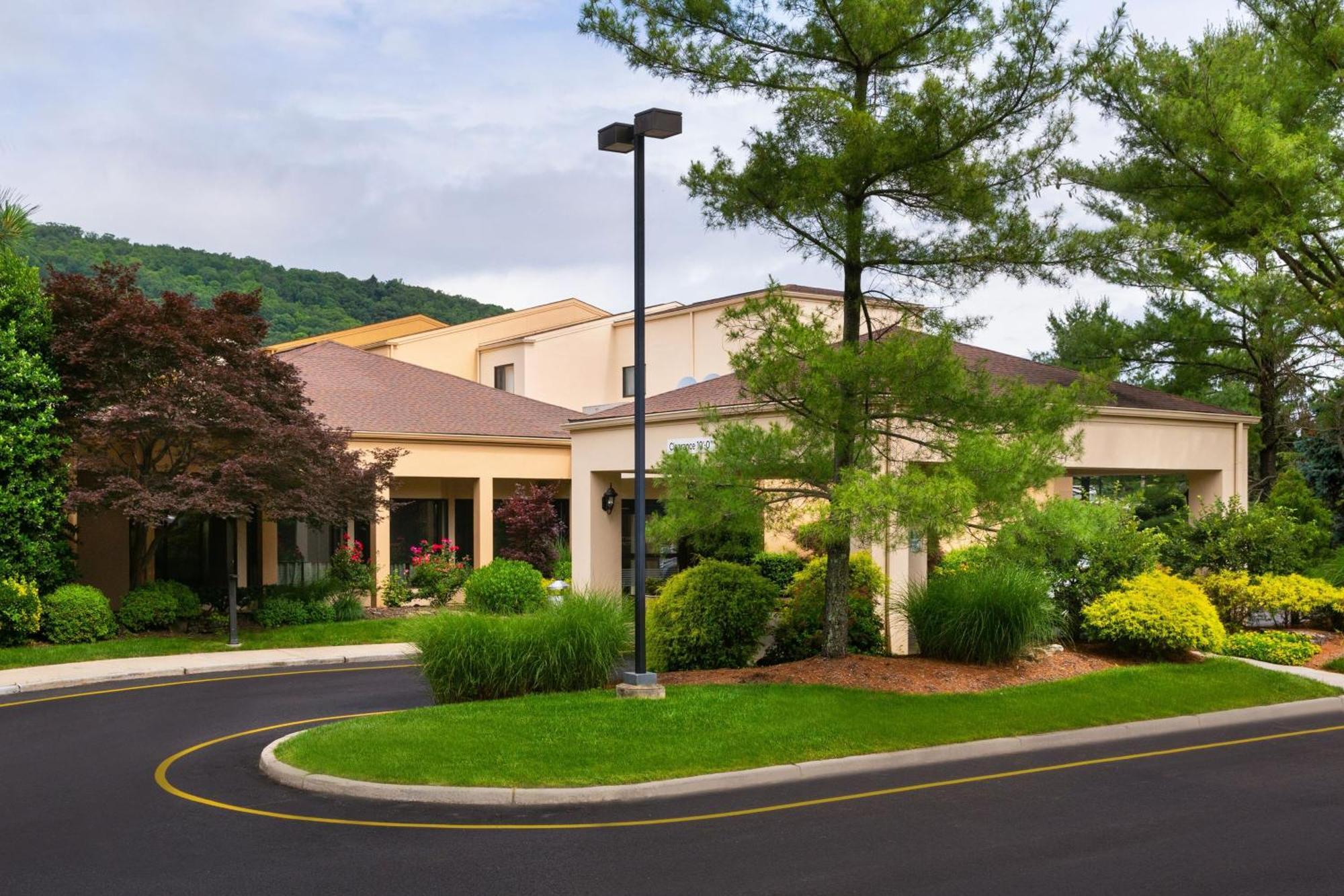 โซเนสตา ซีเลกต์ มาห์วาห์ Hotel ภายนอก รูปภาพ