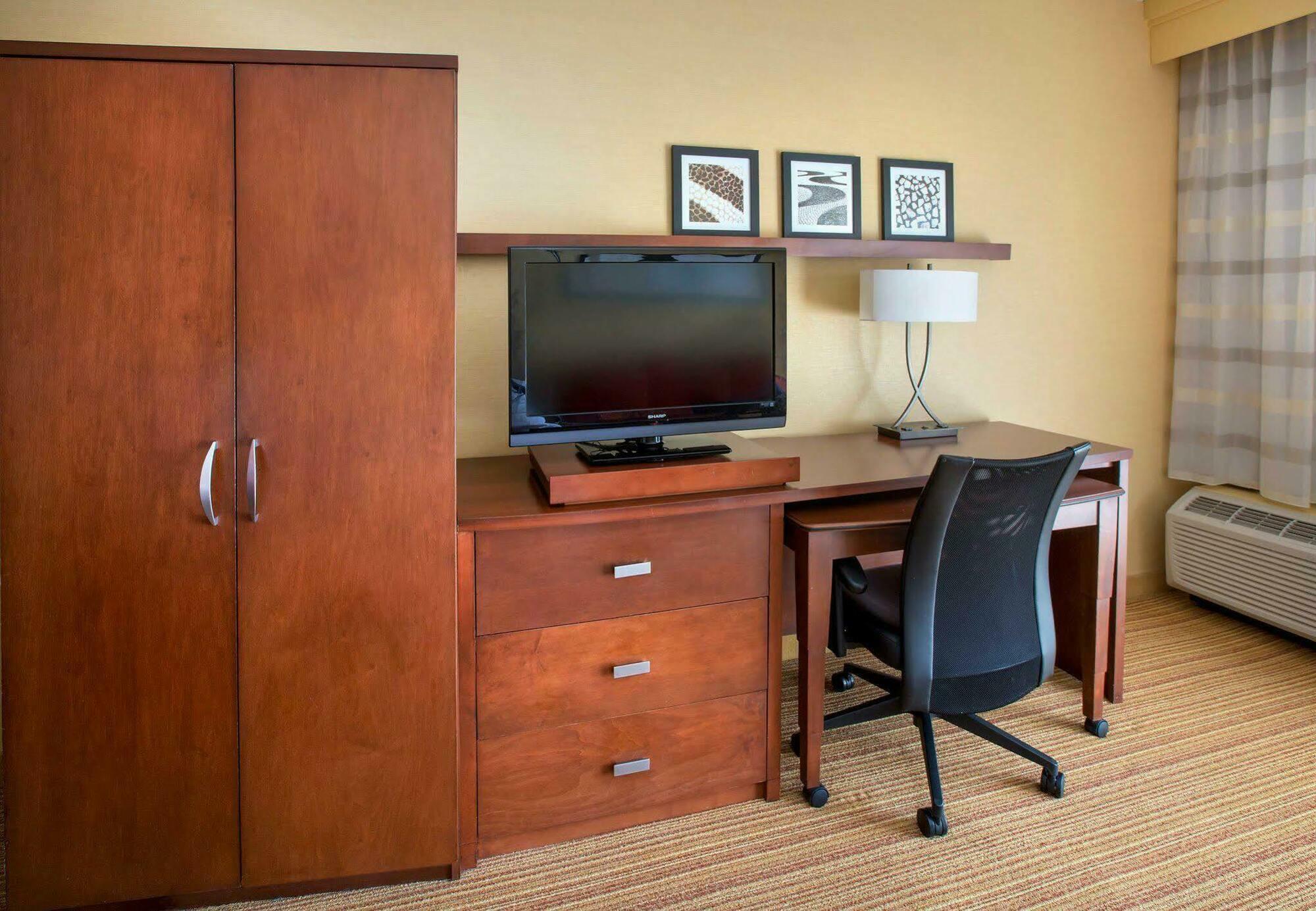 โซเนสตา ซีเลกต์ มาห์วาห์ Hotel ภายนอก รูปภาพ