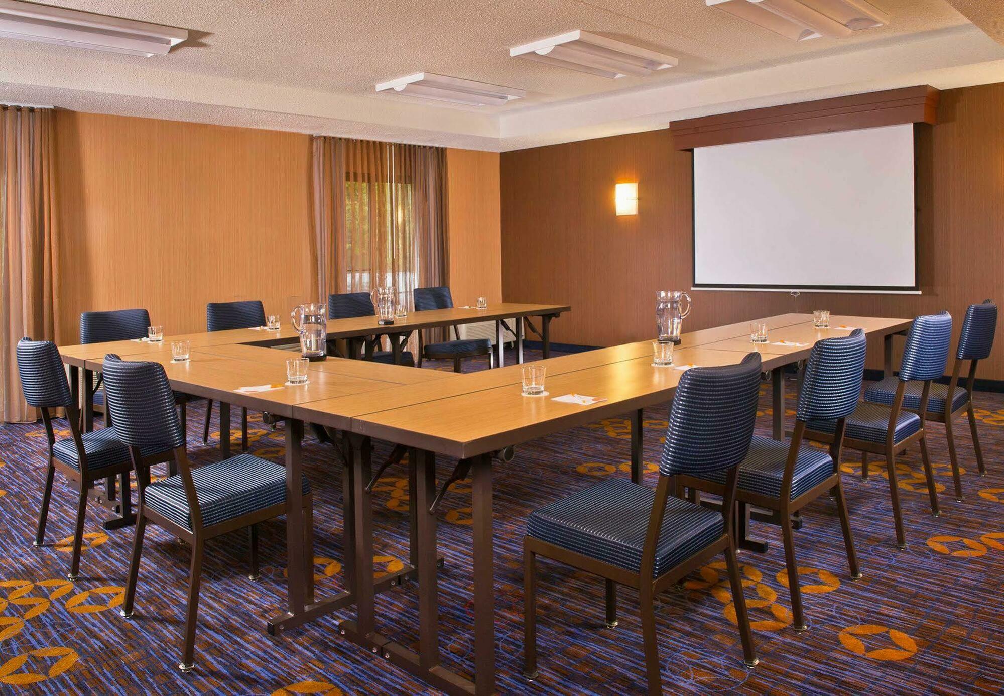 โซเนสตา ซีเลกต์ มาห์วาห์ Hotel ภายนอก รูปภาพ